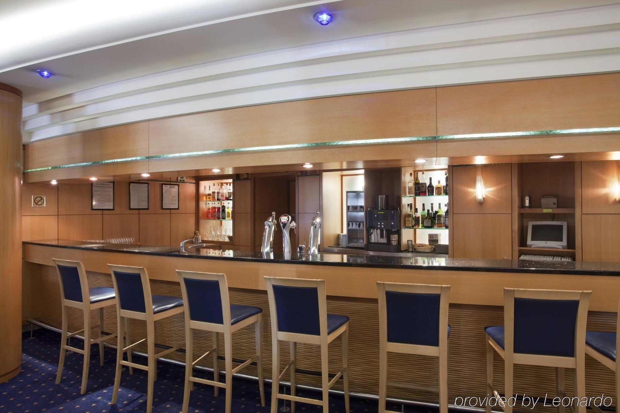 日内瓦圣热尼普伊阿德吉奥公寓式酒店 图瓦里 餐厅 照片